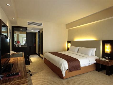 traders hotel manila|Iba pa.
